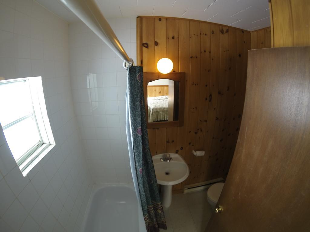 Motel Le Fleuron Saint-Donat-de-Montcalm Szoba fotó