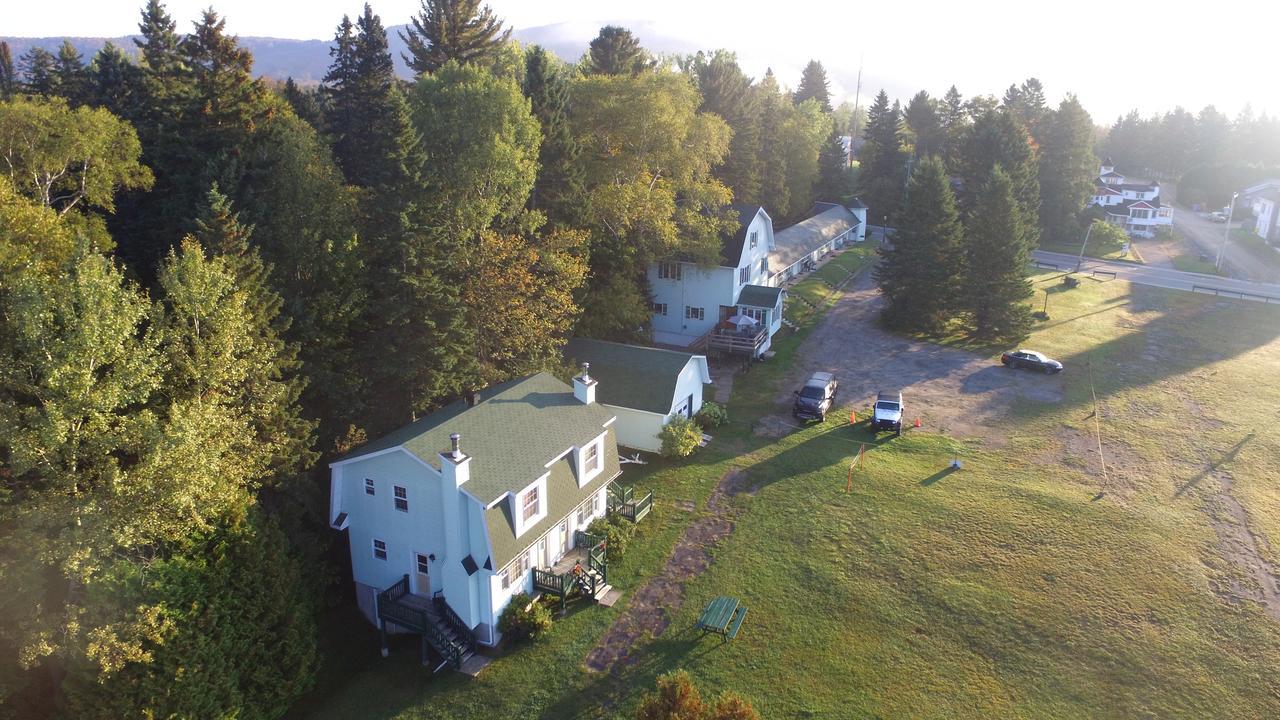 Motel Le Fleuron Saint-Donat-de-Montcalm Kültér fotó