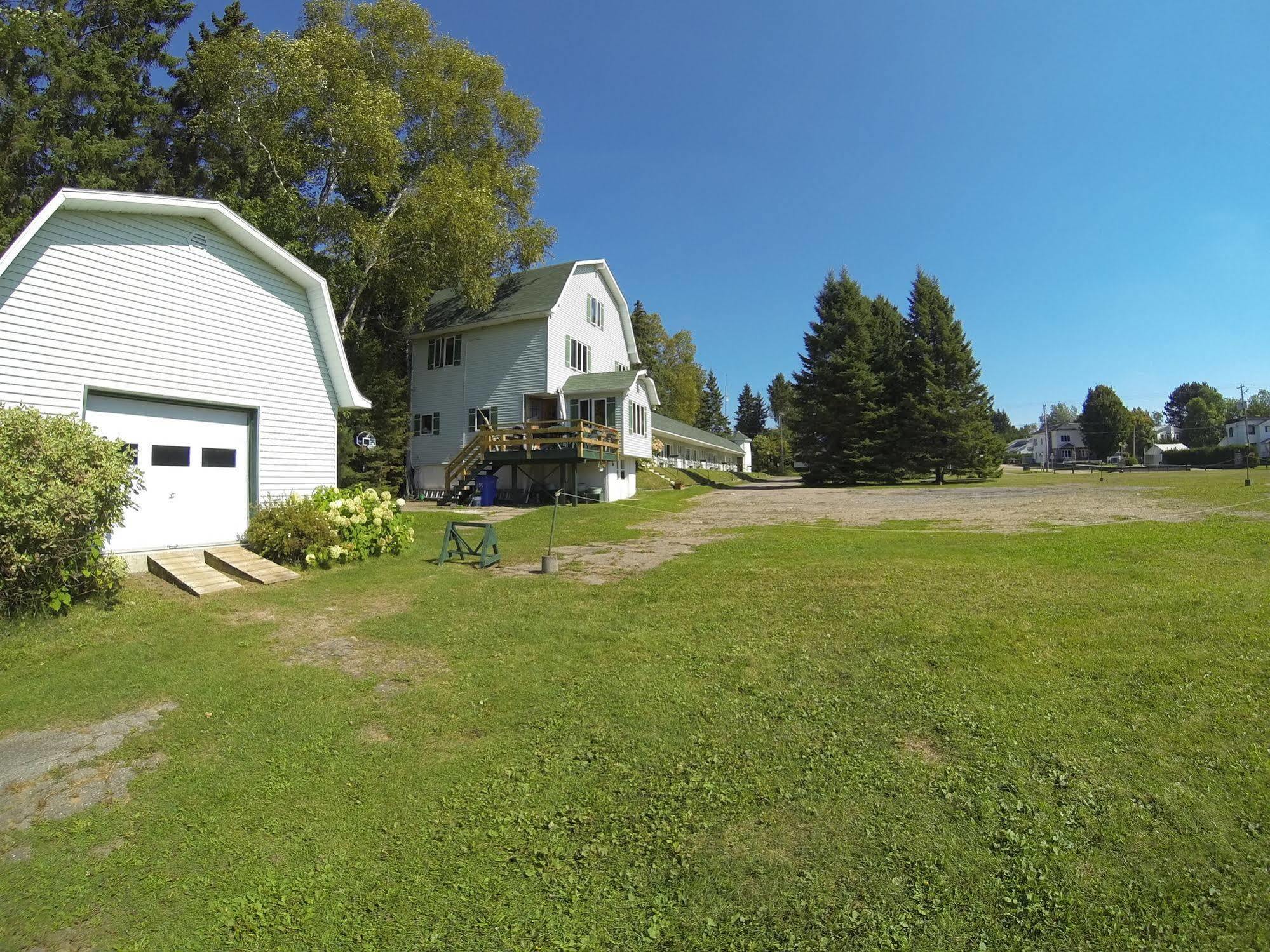 Motel Le Fleuron Saint-Donat-de-Montcalm Kültér fotó